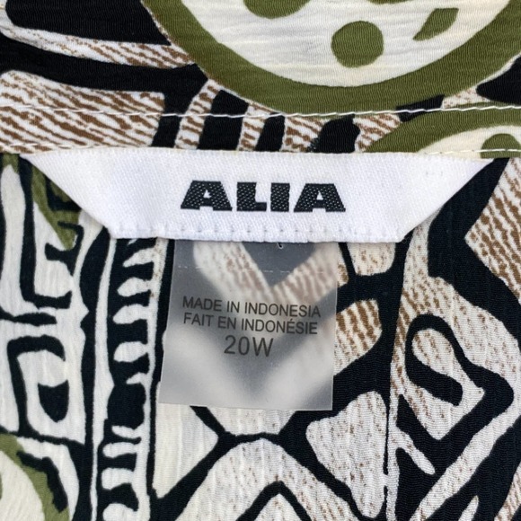 ALIA Multicolored Boho Aztec Print Long Sleeve Button Down Blouse - Picture 9 of 12